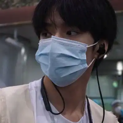 清冷感男生头像
