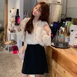 雪纺灯笼袖衣服
