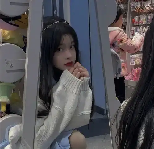 精致女生头像
