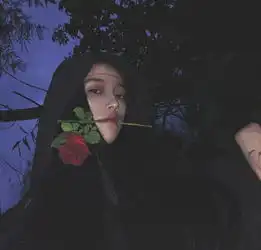 中意微丧文艺女头为什么我喜欢的人,是要靠伤害我来长大
