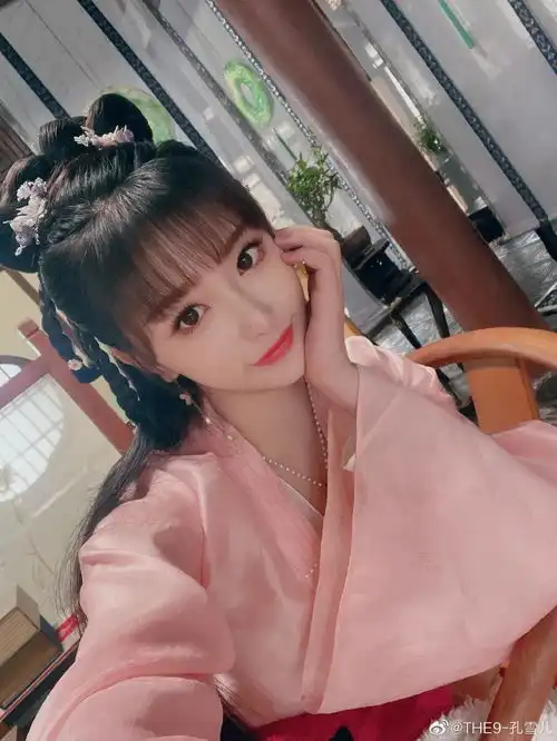 扒姨太爆料孟美岐遭合作方全线封杀马思纯被导演回踩李一桐撩小新肉罗志祥回归拼奖李兰迪翻身了孔雪儿转型演戏
