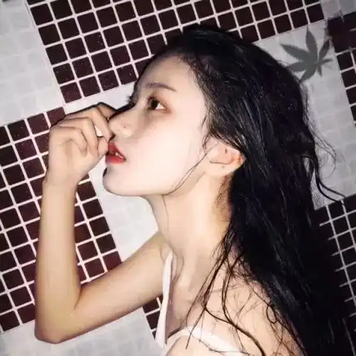 你在乎谁,就给了谁一把刀,我们在付出真心的时候不要草率
