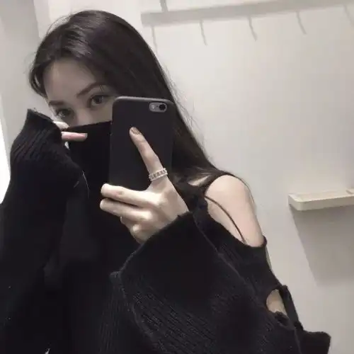头像丨我是个很丧的人却笑的比谁都开心
