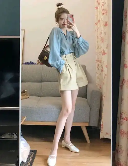 个子矮的女生,要注重腰线提升,学会这些穿衣技巧思路,很显高
