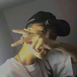 头像男头韩系头像高冷
