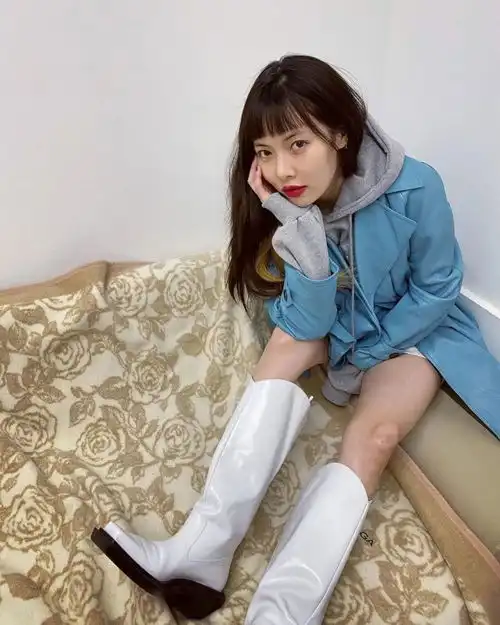 泫雅ins更新这不就是理想女友吗
