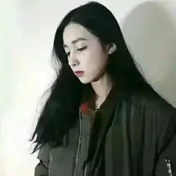 韩系女生头像长发高冷
