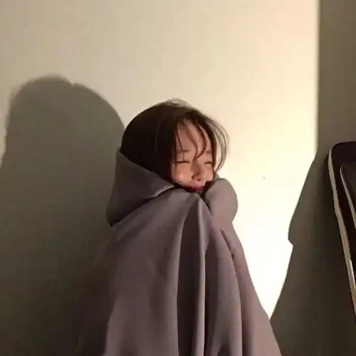 感情里,女人少说这3句话,更容易走进男人心里
