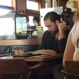 收录了全世界的禁欲系帅哥,这本火爆ins的书,所有女人都想读
