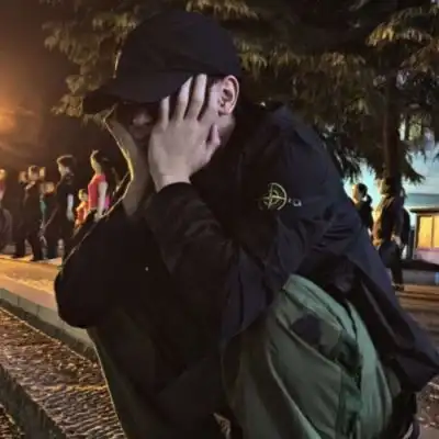 很酷的男生头像真人我的英雄梦就是赶走所有孤独
