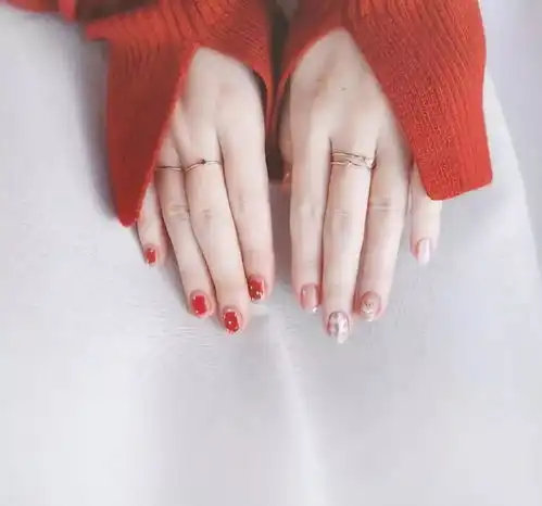 美甲不知道选什么图案卡通搞怪淑女你喜欢的类型这里都有
