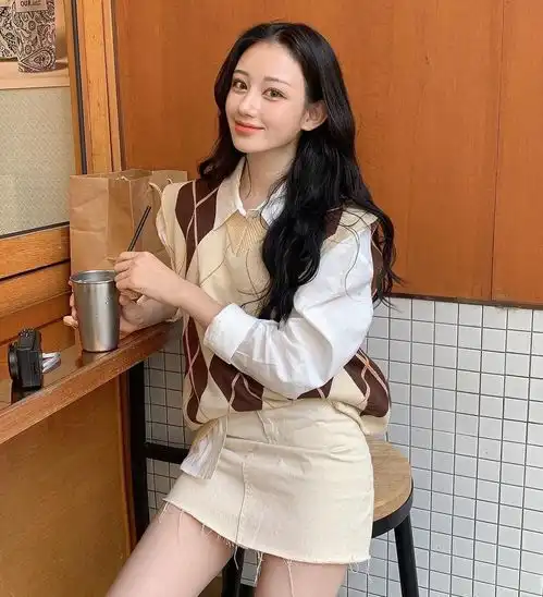 水波纹卷发,塑造韩系甜美范
