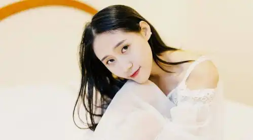 白色系的简约风,可盐可甜,适合夏天,这么搭配最好看下装
