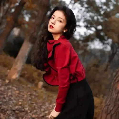 女头红色系微韩风女生头像
