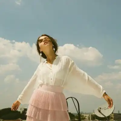 2018女生最火的头像欧美风高清还是瘦点好太胖了容易坠入爱河
