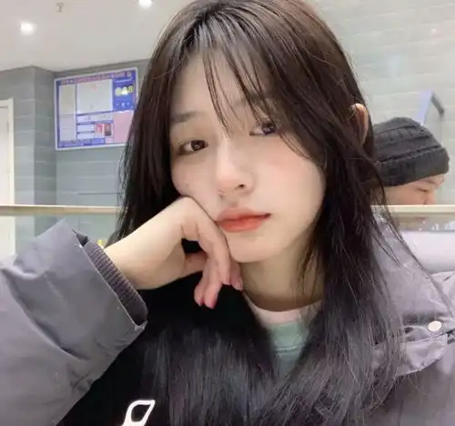 优质韩系犹豫女头像

