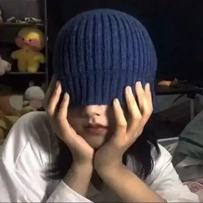 ins蓝色系可爱女生头像
