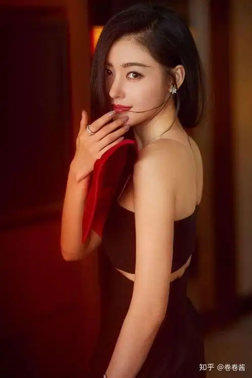 如何评价张天爱的长相

