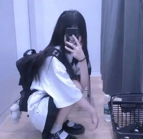 真人女生头像先道歉的人最勇敢,先原谅的人最坚强
