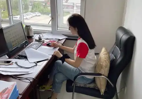 越来越多大学生不愿进体制不甘宿命的结果,很可能是一穷二白
