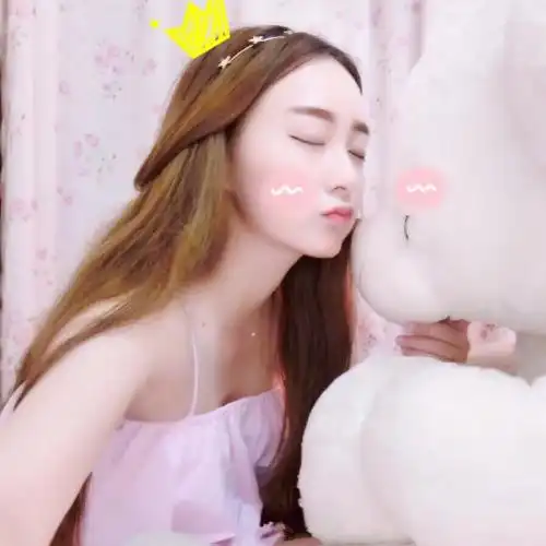 2023俏皮可爱女生头像
