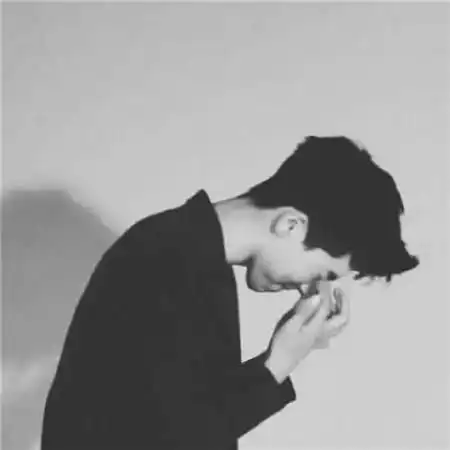 男伤感忧郁头像图片失落伤感沮丧与失落的男生
