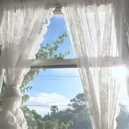 女生微信白色背景图片唯美好看乘着温柔的晚风迎接你
