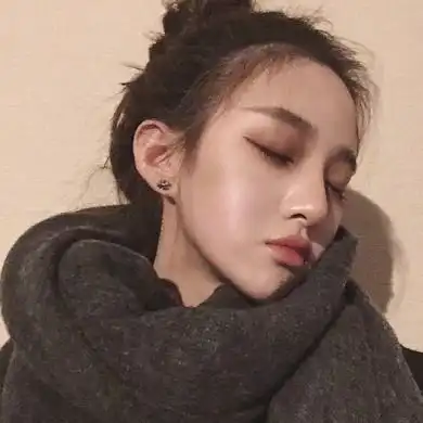 如果能拉着你的手走在大学的校园里该是有多浪漫

