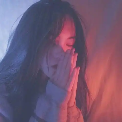 3名男留学生误闯女澡堂,评论区彻底怒了你凭什么受优待
