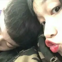 抖音最火两人幸福qq情侣头像
