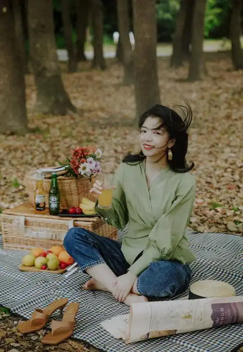 夏季衬衫如何搭配呢三木演绎衬衫穿搭技巧,风格多样照学就够了
