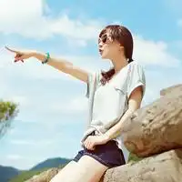 清新美女头像爱情的发展方向我已经难以回头

