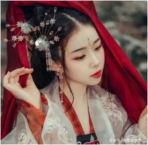 秋天如何走好古风style仅仅穿汉服是不够的,妆容也要跟上

