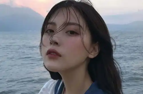 大学里,不要低估选择沉默的人,因为他们都是在沉默中爆发的人
