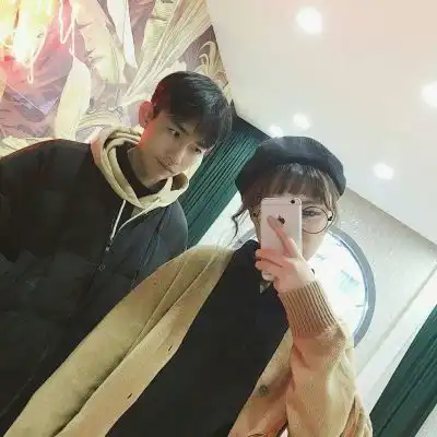 青春甜蜜一对qq情头头像
