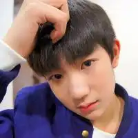 qq头像他是否也是你爱的那个少年tfboys
