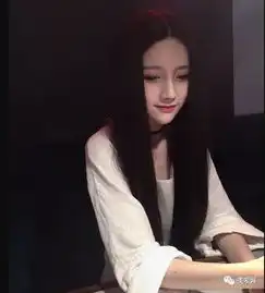 上翘眼高鼻梁暗黑唇,原来禁欲系美女都长这个样
