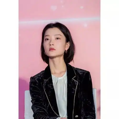 杜鹃恋情疑曝光,她的禁欲系高级脸真美普通人如何打造高级感
