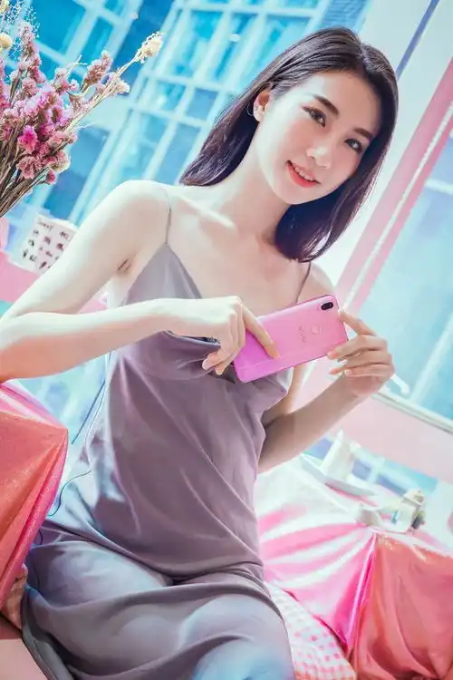vivoz3梦幻粉少女心爆棚荣耀小米被嫌弃
