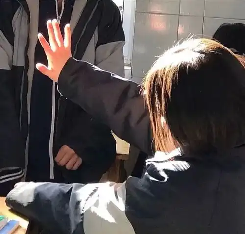 复古女头yournamemymind.
