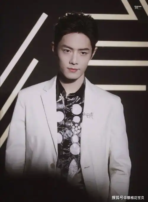 小奶狗or小狼狗露额头的明星竟然这么帅,李现肖战千玺均上榜
