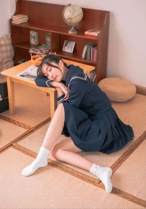 jk学生写真白棉袜水手服是青春的味道
