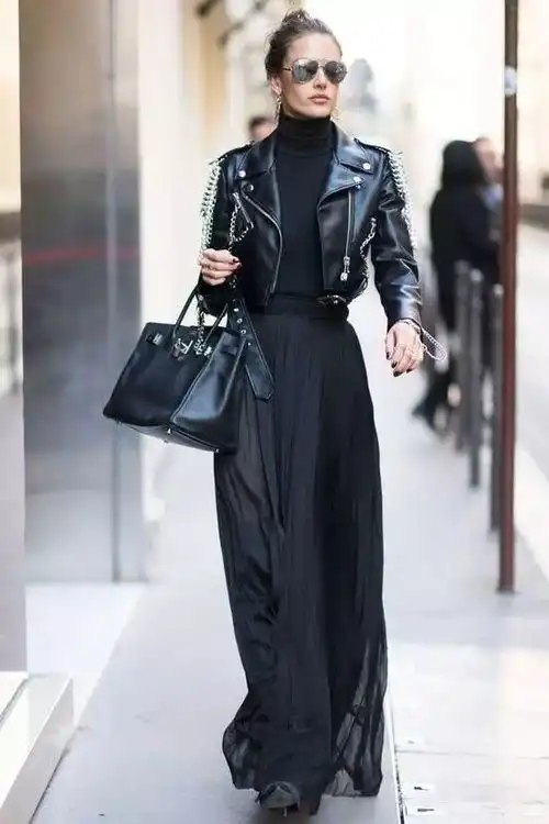把同色系的衣服,穿出不露声色的高级
