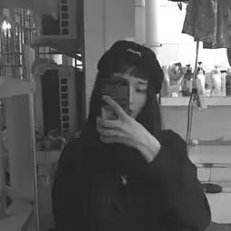 微信女生头像伤感好看2018精选老歌越听越有味旧人越看越无情
