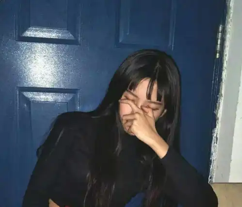 这个世界乱糟糟的,而你干干净净,可以做我的太阳和月亮心脏
