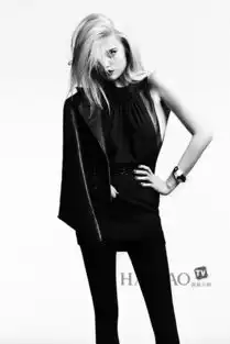 火力四射的电眼歌姬圣罗兰saintlaurent2013早秋系列女装,90后女歌手skyferreira演绎
