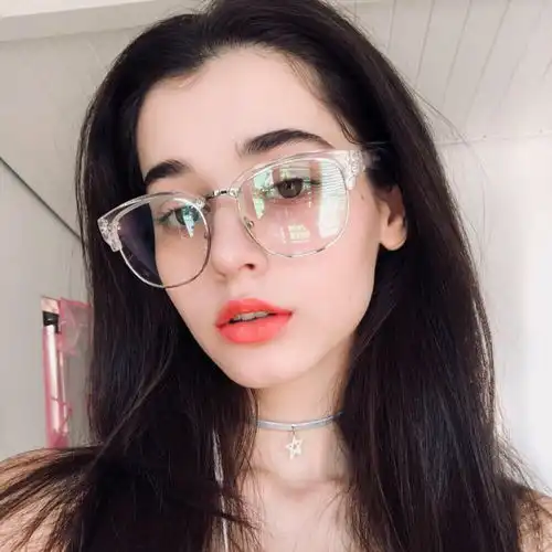 ins高级感女生头像
