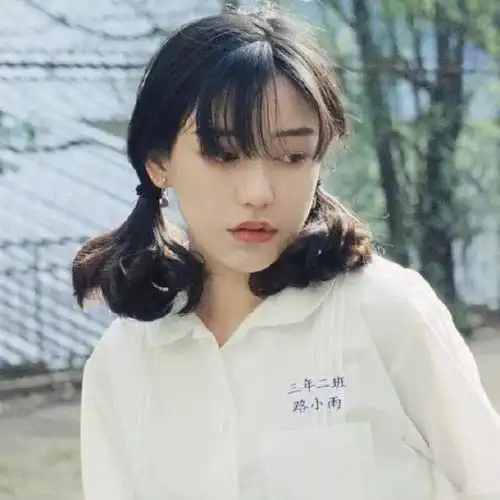 短发女生个性头像
