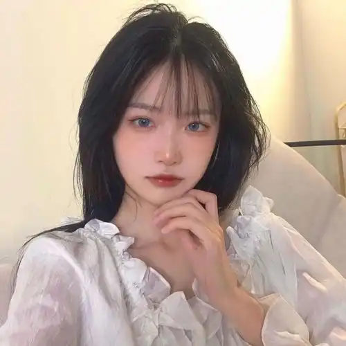 超甜女生头像被你安稳的爱着我就有做任何事的勇气
