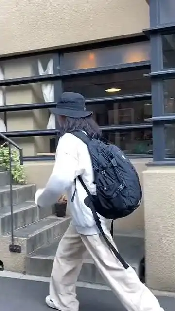 显白又可爱的韩系穿搭,适合小个子的女生

